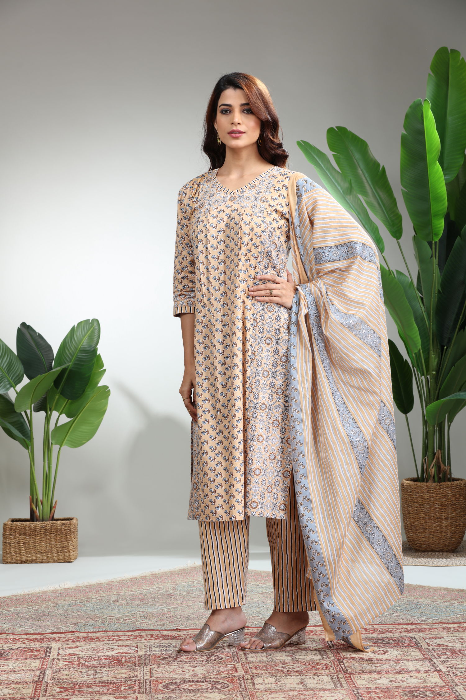 Cream 3 Piece Suit Set With Dupatta